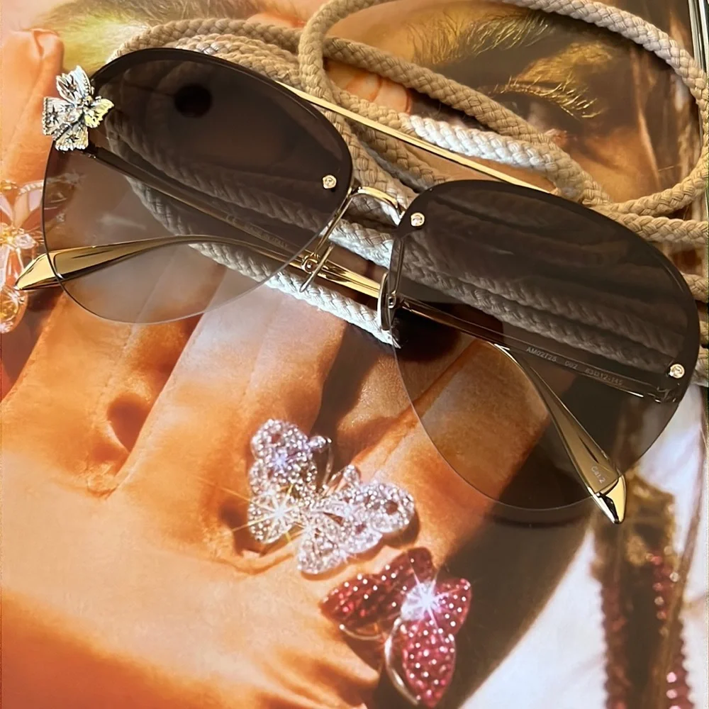 Alexander McQueen sunglasess. NEW! - Picture 3 of 15